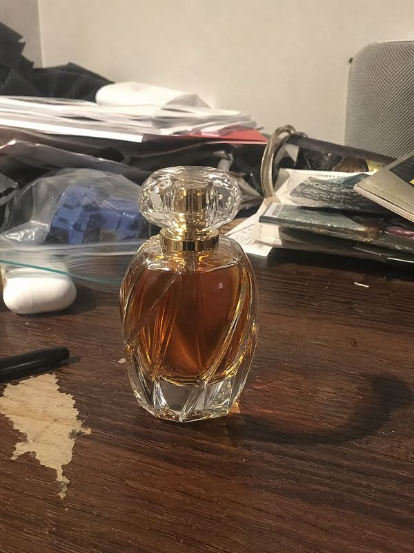 精修前：手机随手拍的产品照